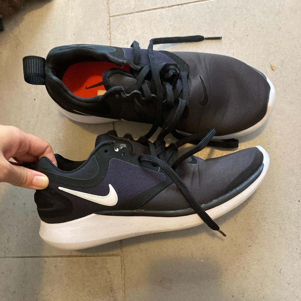 Nike Black and White Running Shoes